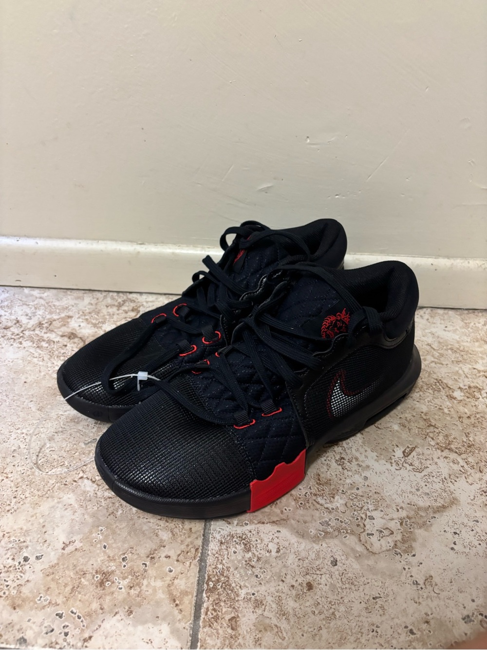 Nike Lebron Witness VIII Black University Red FB2239-005 Men’s Size 8.5